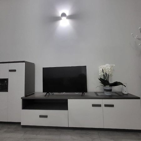 Apartamento Bilocale Liberty Viggiù Exterior foto