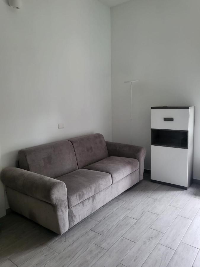 Apartamento Bilocale Liberty Viggiù Exterior foto