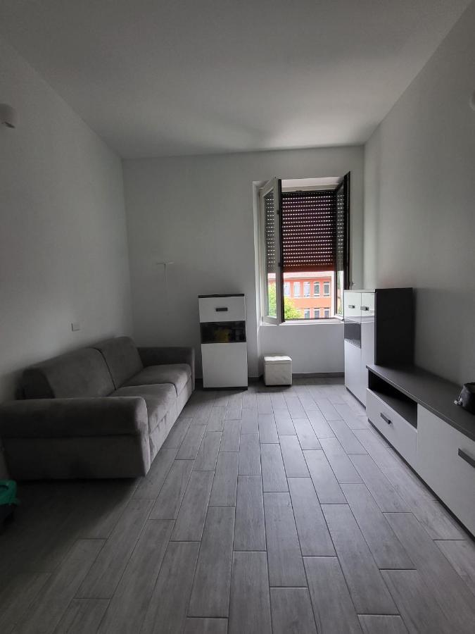 Apartamento Bilocale Liberty Viggiù Exterior foto